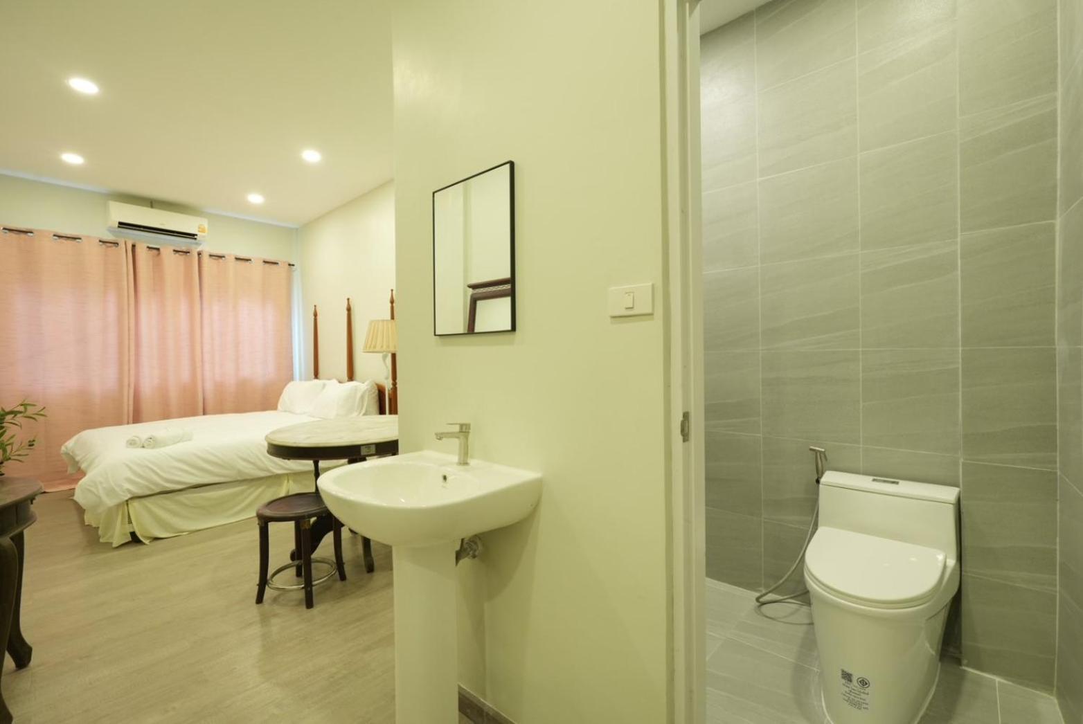 Hidden Dragon Yaowarat Road X Apartment Bangkok Exterior photo