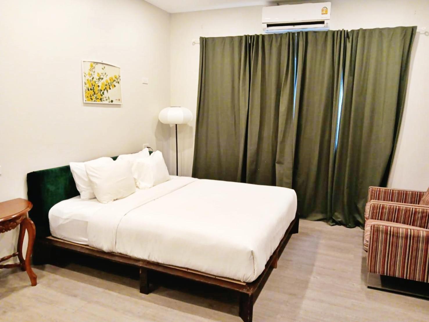Hidden Dragon Yaowarat Road X Apartment Bangkok Exterior photo