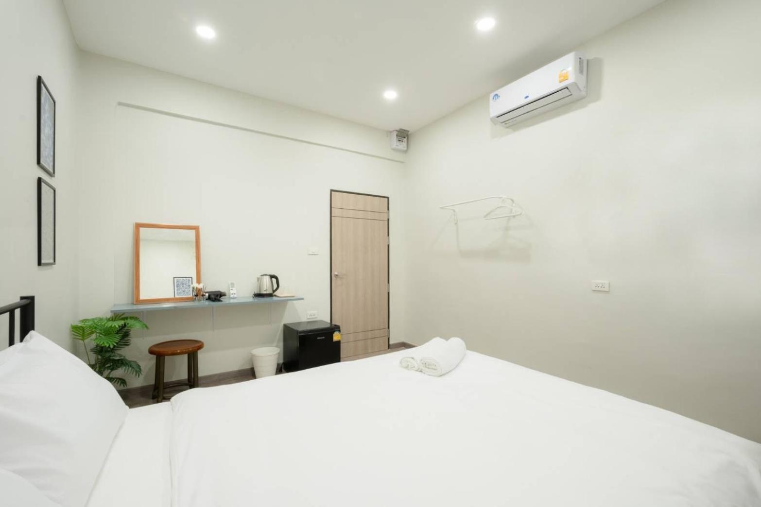 Hidden Dragon Yaowarat Road X Apartment Bangkok Exterior photo
